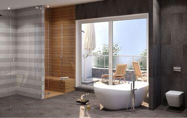 Badezimmer mit Balkonzugang